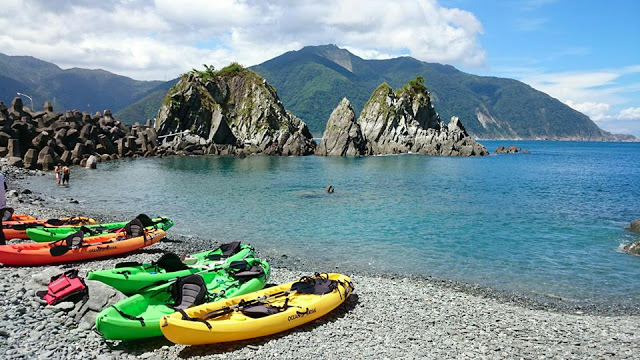 夏季限定 宜蘭東澳粉鳥林獨木舟 遇見海上金字塔 Tripbaa趣吧